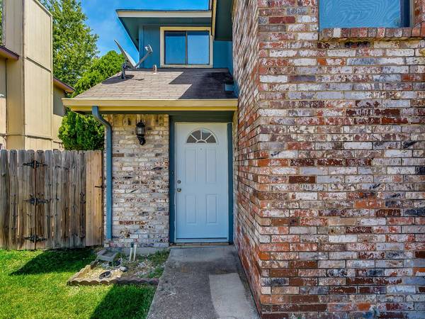 2614 Pinta Circle, Grand Prairie, TX 75052