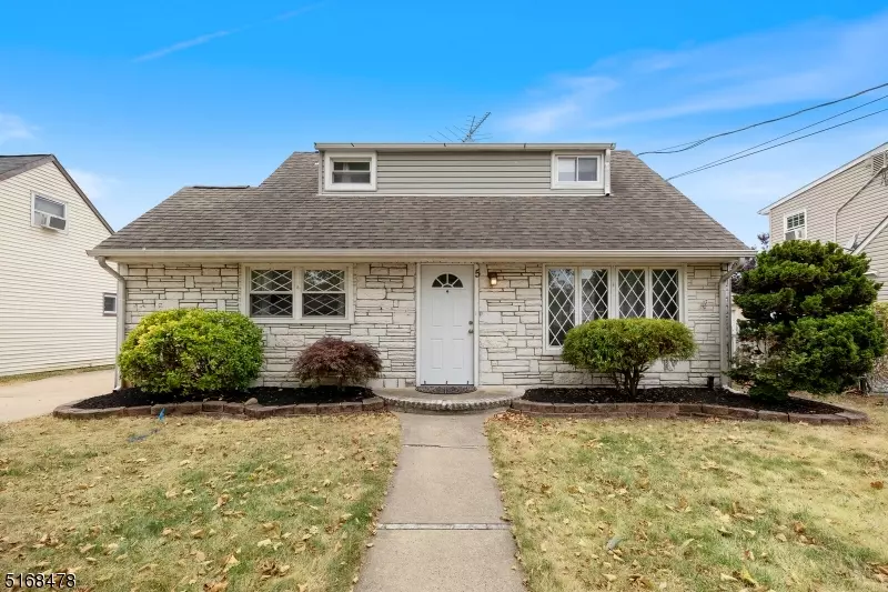 5 Patton Dr, Sayreville Boro, NJ 08872