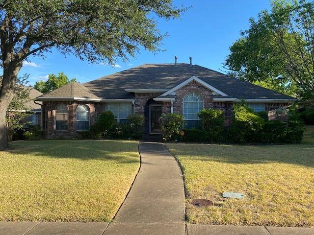 724 Regalwood Drive, Desoto, TX 75115