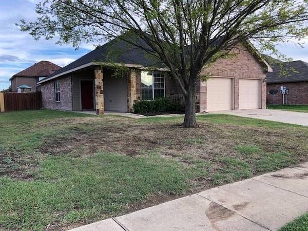 216 STABLE Drive, Waxahachie, TX 75165