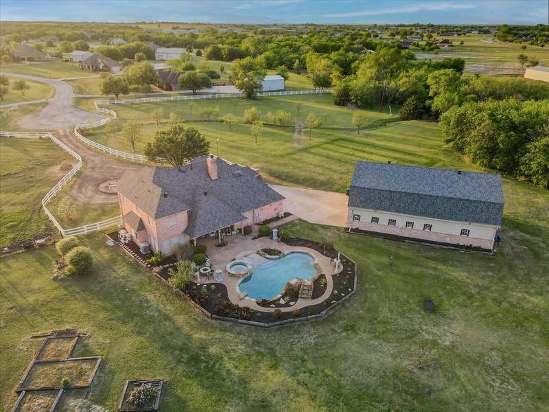 820 Conestoga Trail, Rhome, TX 76078