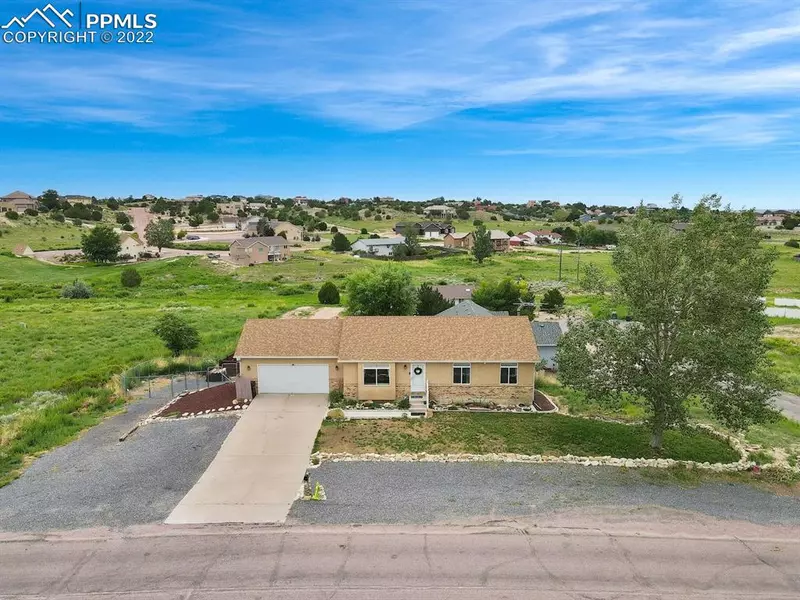 922 S Greenway AVE, Pueblo West, CO 81007