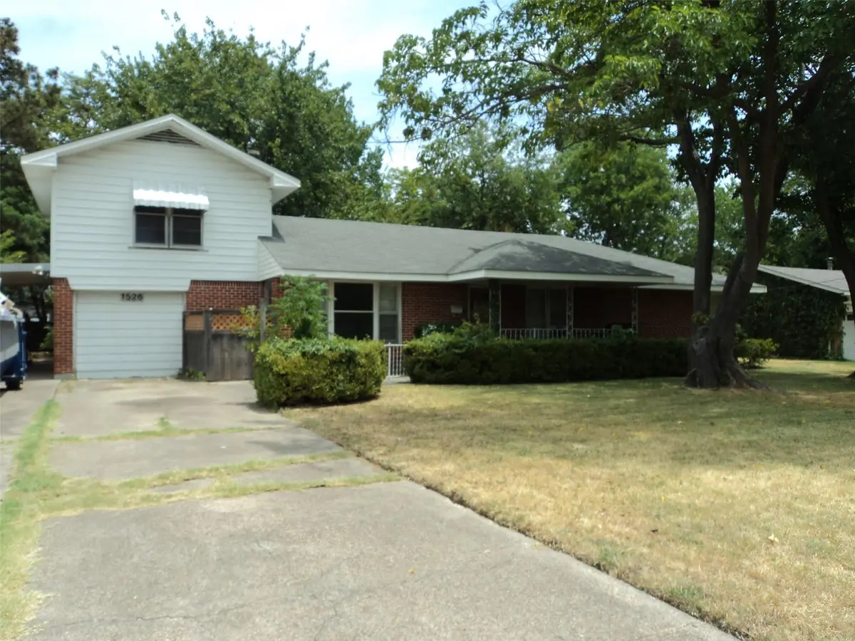 1526 Fowler Street, Irving, TX 75061