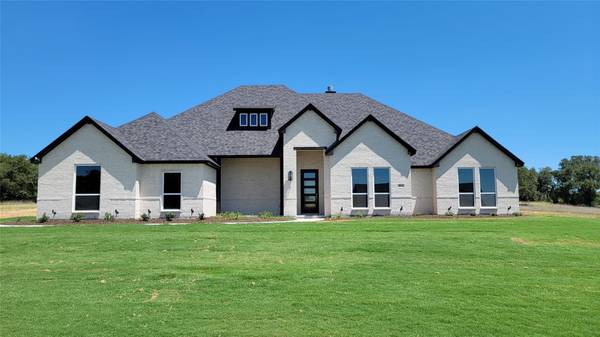 1024 Llano Way, Poolville, TX 76487