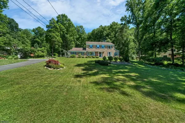 38 Bountiful Dr, Allamuchy Twp., NJ 07840