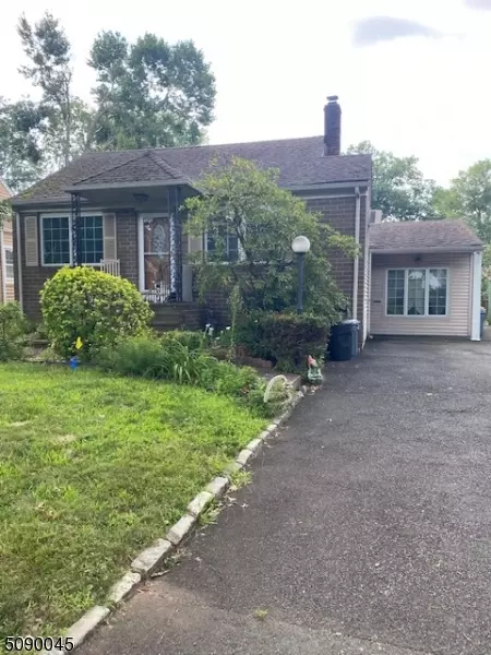 349 Roosevelt Ln, Kenilworth Boro, NJ 07033