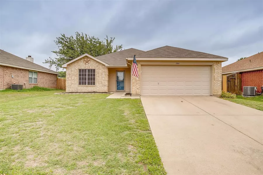 1004 Rock Springs Drive, Burleson, TX 76028