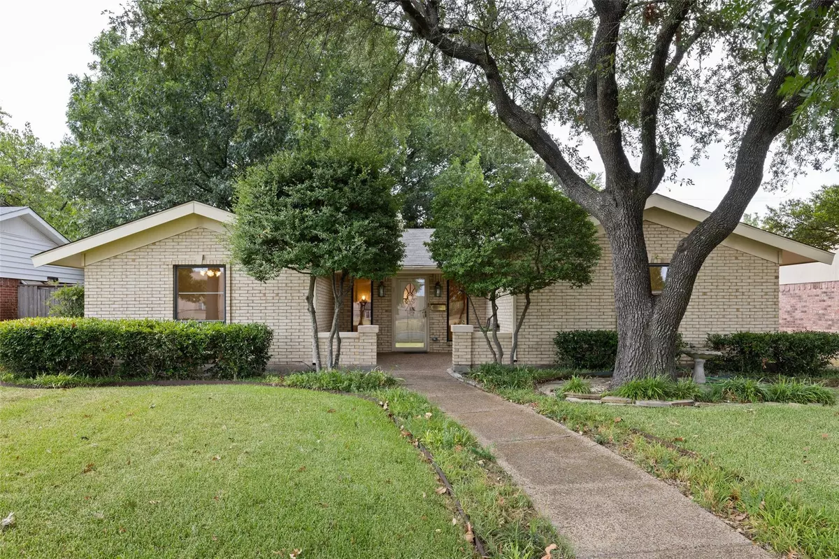 Dallas, TX 75238,11210 Quail Run Street