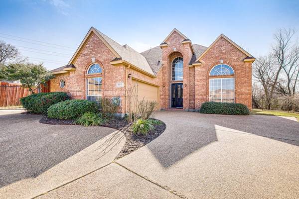 2202 Club Creek Circle, Garland, TX 75043