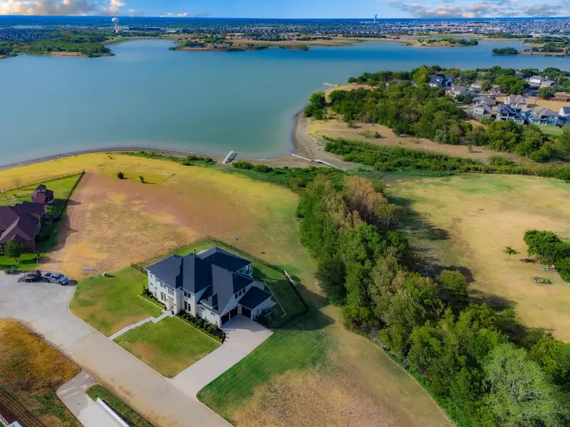 7277 Waters Edge Drive, The Colony, TX 75056