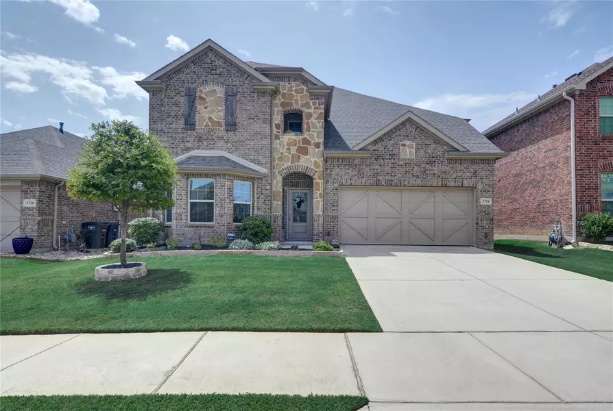 3724 Holly Brook Drive, Fort Worth, TX 76244