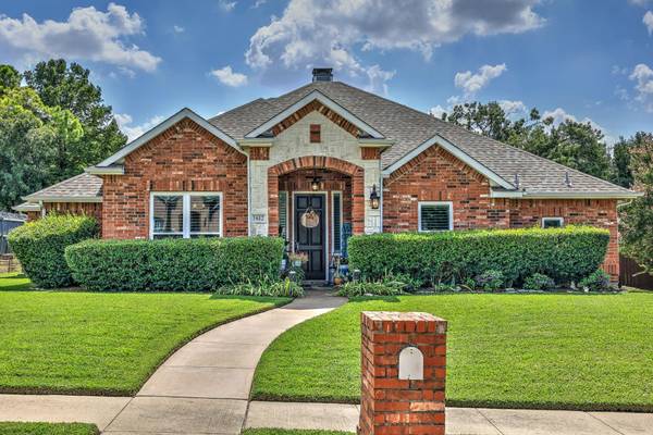 1612 Mayflower Drive, Carrollton, TX 75007