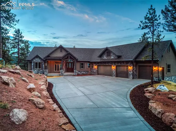 321 Thunder Ridge DR, Woodland Park, CO 80863