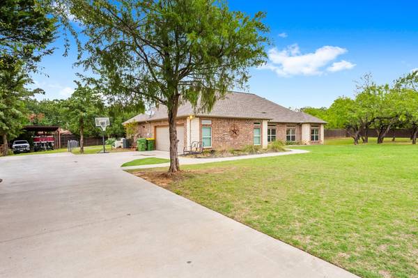 Burleson, TX 76028,5217 Chase Landing Drive