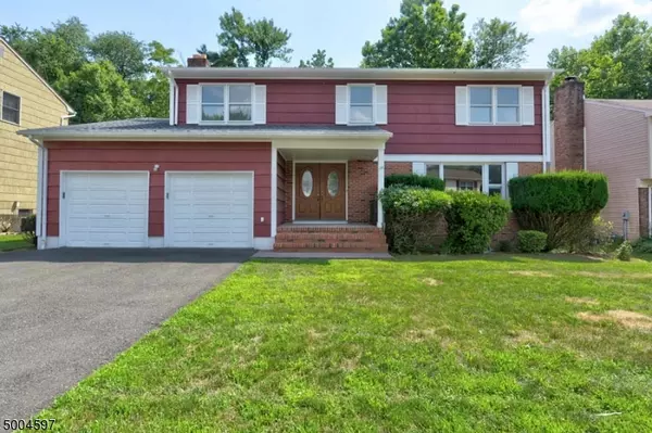 26 Leonhard Dr, Haledon Boro, NJ 07508