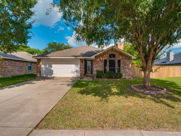 1994 Carrington Drive, Glenn Heights, TX 75154