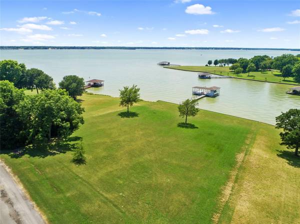 806 Shoreline Road, Kerens, TX 75144