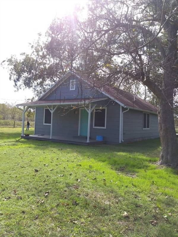 8432 County Road 3260, Kerens, TX 75144