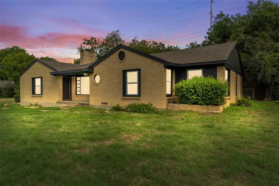 2301 Clearview Drive, Fort Worth, TX 76119