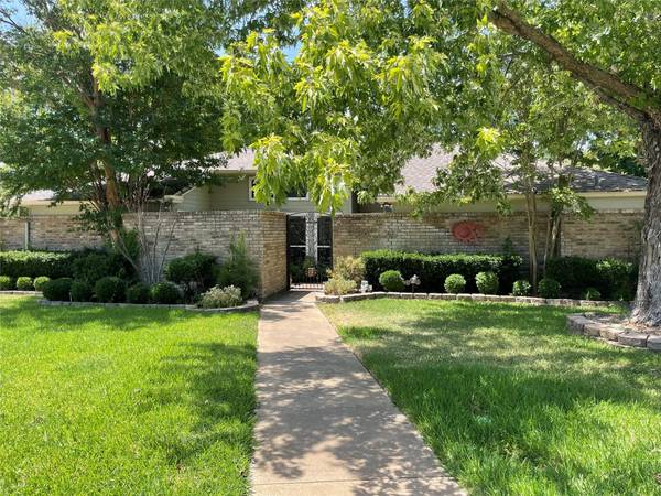 3626 Colosseum Way, Grand Prairie, TX 75052