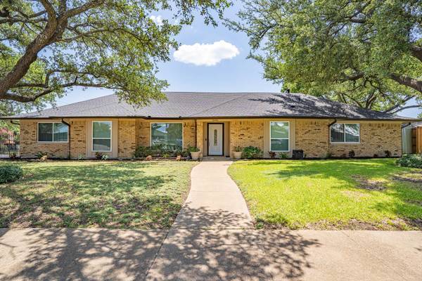 3446 Brookhaven Club Drive, Farmers Branch, TX 75234