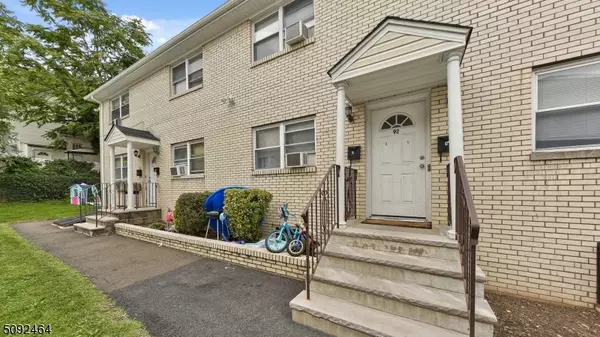 92 Grand St, Paterson City, NJ 07501