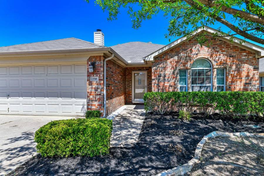 3705 Vista Greens Drive, Fort Worth, TX 76244