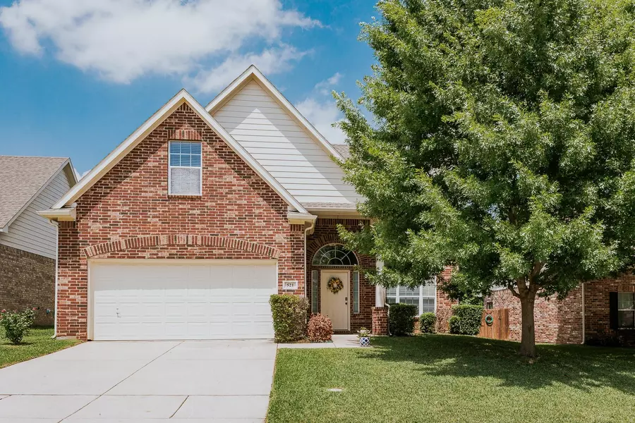 521 Clancy Lane, Lake Dallas, TX 75065