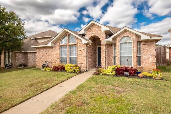 1423 Stella Drive, Lewisville, TX 75067