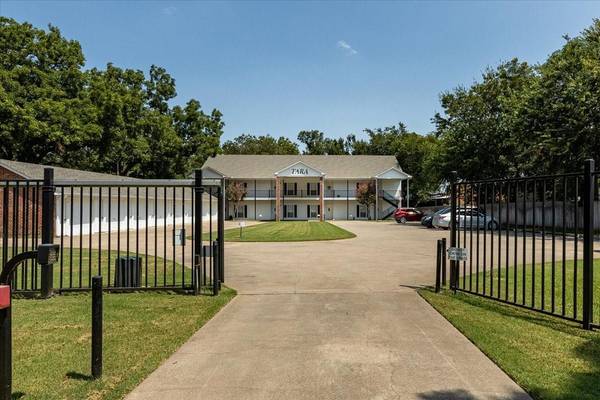 400 N Gaither Street #8, Glen Rose, TX 76043