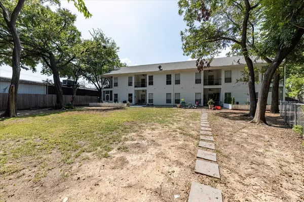 Glen Rose, TX 76043,400 N Gaither Street #8