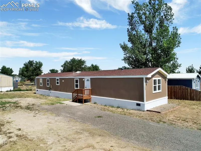 135 E Countryside DR, Pueblo West, CO 81007