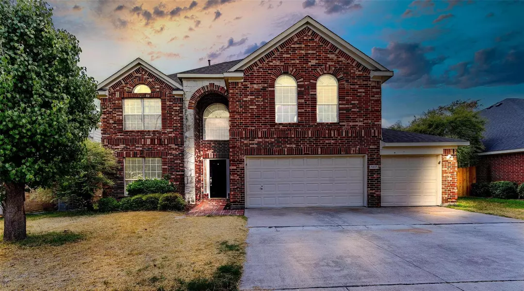 7817 Stansfield Drive, Fort Worth, TX 76137