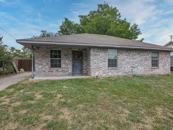 1004 Hulme Street, Bowie, TX 76230