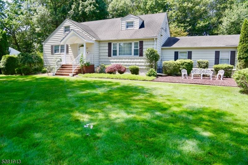 115 Overlook Ave, East Hanover Twp., NJ 07936