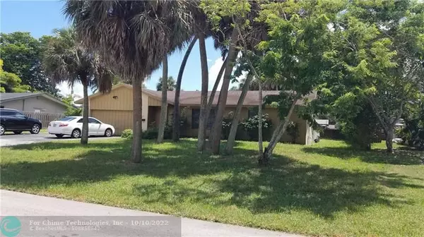 4220 SW 4th St, Plantation, FL 33317