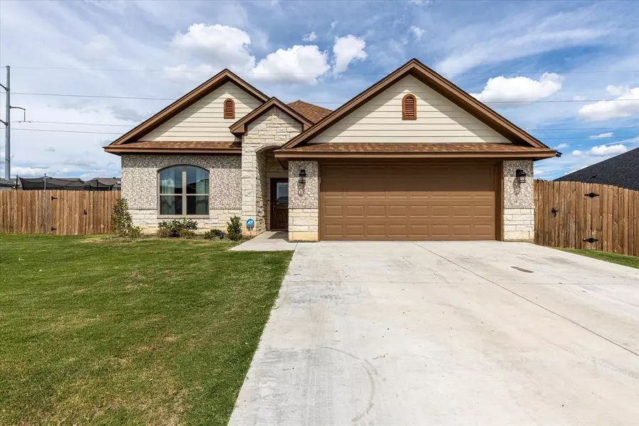 3013 Meandering Way, Granbury, TX 76049