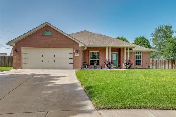 1036 Heberle Drive, Burleson, TX 76028