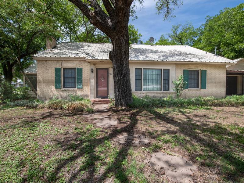 402 W Roberts Street, Gorman, TX 76454