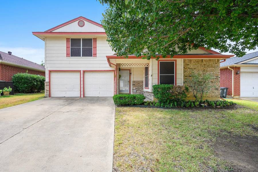 616 Hollyberry Drive, Mansfield, TX 76063