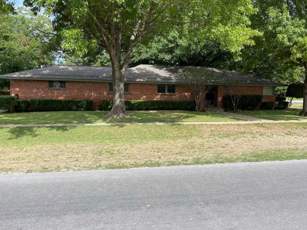 300 N 3rd Street, Midlothian, TX 76065