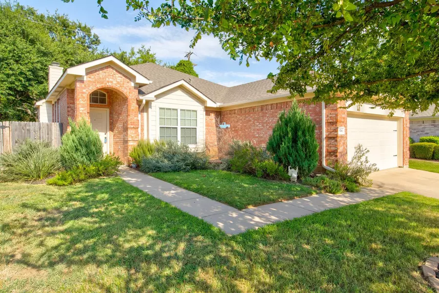 104 Goldeneye Lane, Fort Worth, TX 76120