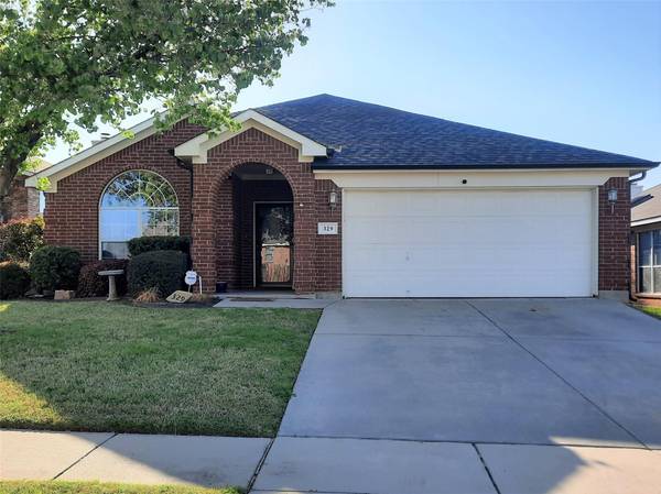 329 Shadow Grass Avenue, Fort Worth, TX 76120