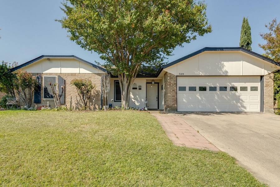 7109 Hanging Cliff Place, North Richland Hills, TX 76182