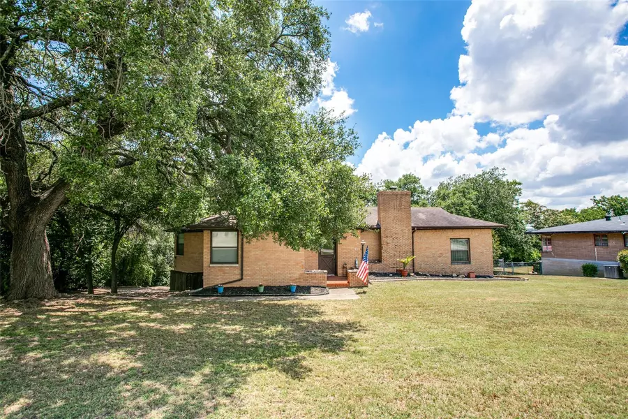 2208 Timberline Drive, Fort Worth, TX 76119