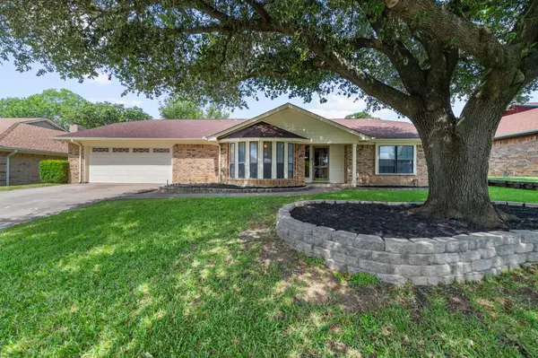 7009 Oakfield Corner Court, North Richland Hills, TX 76182