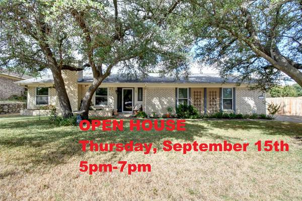 304 Lansford Court, Benbrook, TX 76126