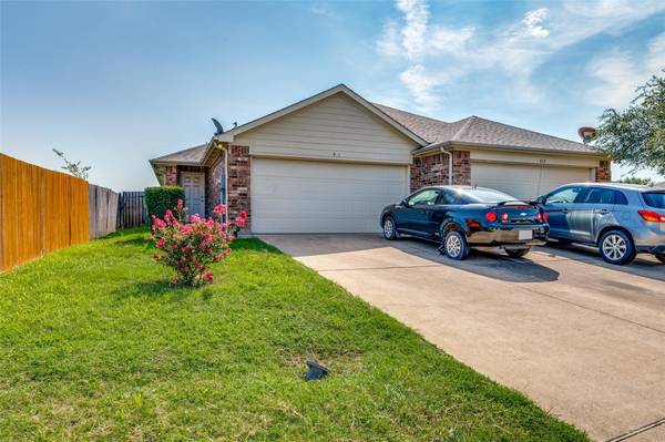 612 Canoe Way #612/616, Crowley, TX 76036