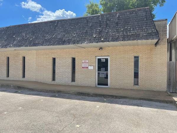 709 N Palestine Street, Athens, TX 75751