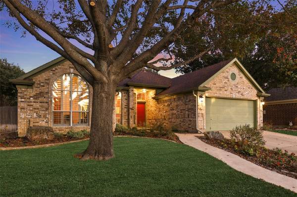 7324 Crabtree Lane, North Richland Hills, TX 76182